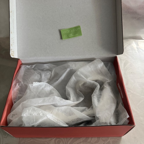 AMOJI - Picture 2 of 9